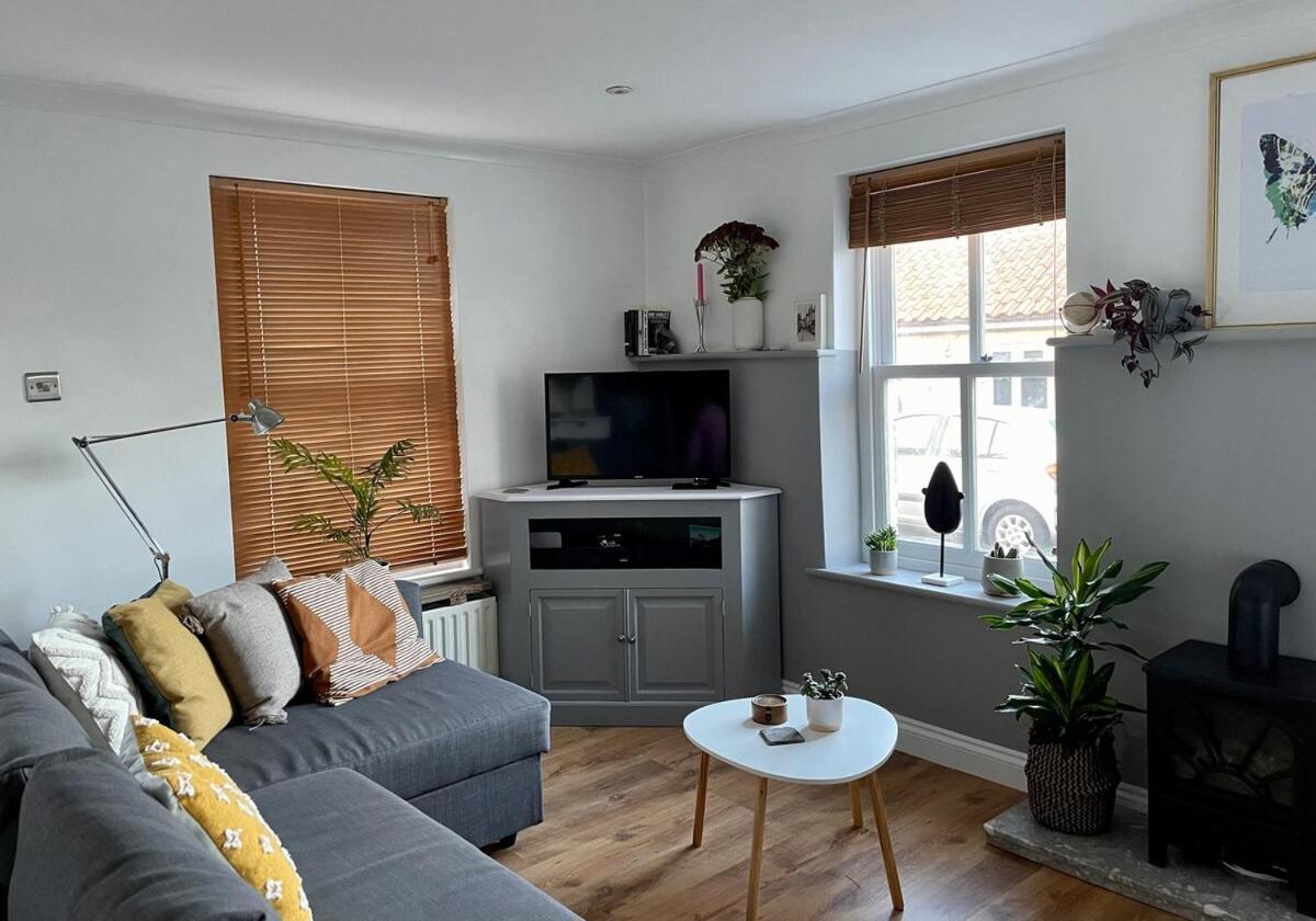 Cosy Georgian Cottage - Parking - Central فروم المظهر الخارجي الصورة